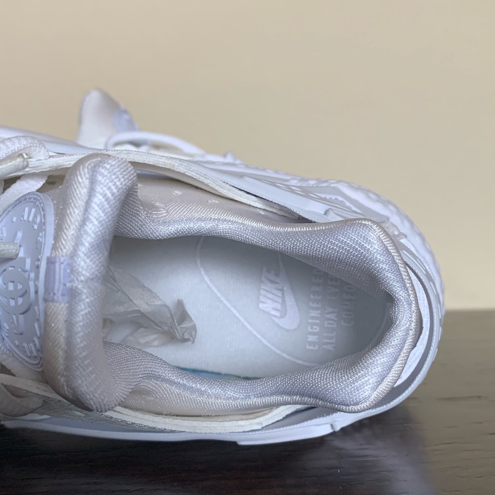 Nike Women’s Air Huarache Run - Picture 6 of 8